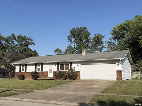 2104 Scarbrough Rd, Springfield, IL 62702 photo 3