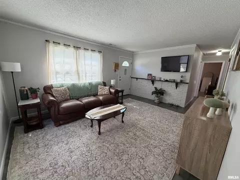 Living - 1709 Albert St, Springfield, IL 62702 photo 1 of 3