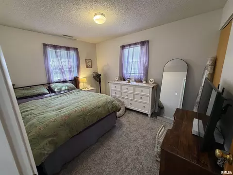 Bedroom - 1709 Albert St, Springfield, IL 62702 photo 3 of 4
