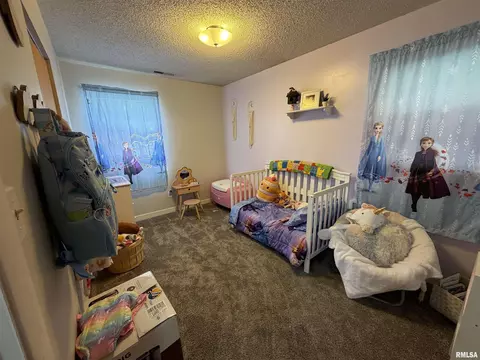 Bedroom - 1709 Albert St, Springfield, IL 62702 photo 2 of 4