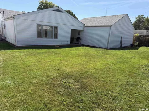 Exterior - 1709 Albert St, Springfield, IL 62702 photo 9 of 9