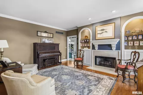 Living - 4300 Turtle Bay, Springfield, IL 62711 photo 1 of 6