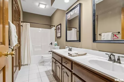 Bath - 4300 Turtle Bay, Springfield, IL 62711 photo 7 of 9