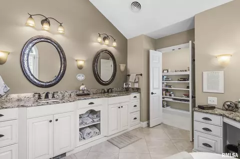 Bath - 4300 Turtle Bay, Springfield, IL 62711 photo 3 of 9