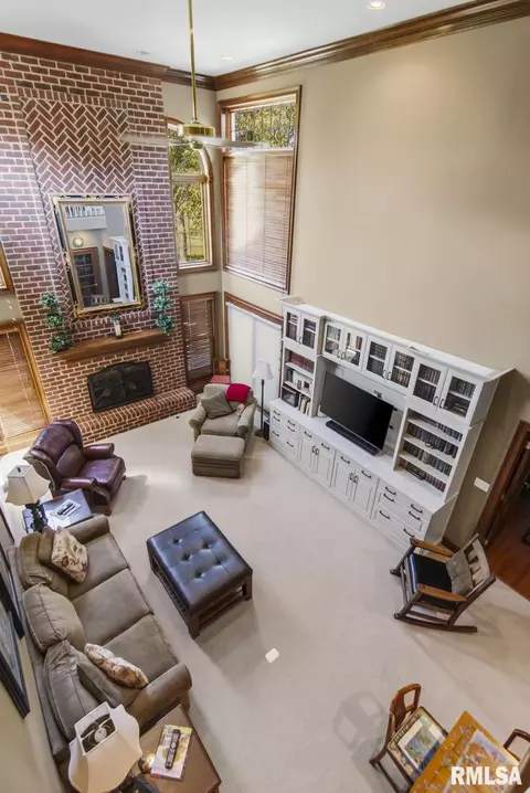 Living - 4300 Turtle Bay, Springfield, IL 62711 photo 3 of 6