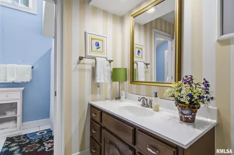 Bath - 4300 Turtle Bay, Springfield, IL 62711 photo 6 of 9