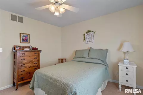 Bedroom - 3206 Sequoia Dr, Springfield, IL 62712 photo 7 of 8