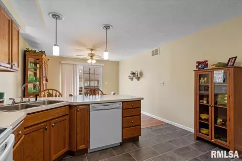 Kitchen - 3206 Sequoia Dr, Springfield, IL 62712 photo 3 of 3