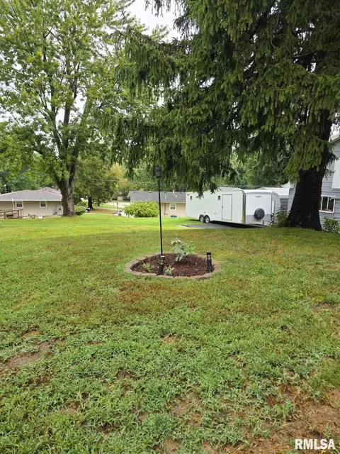 Exterior - 1348 S 28th St, Quincy, IL 62301 photo 2 of 2