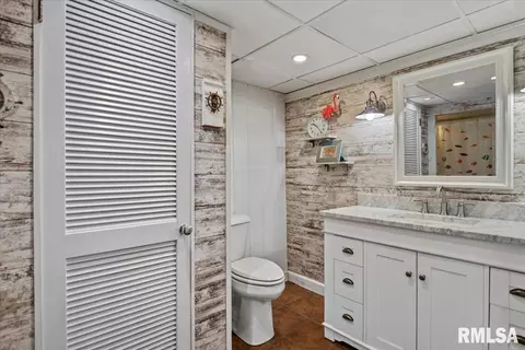 Bath - 39 Crestview Dr, Chatham, IL 62629 photo 5 of 6