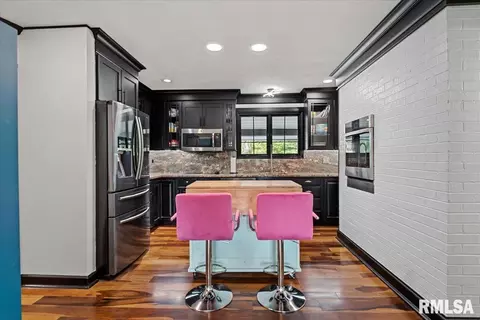 Kitchen - 39 Crestview Dr, Chatham, IL 62629 photo 1 of 6