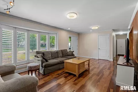 Living - 39 Crestview Dr, Chatham, IL 62629 photo 1 of 2