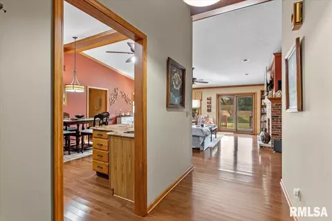 Entry Way - 7908 Hunt Rd, Springfield, IL 62712 photo 1 of 4
