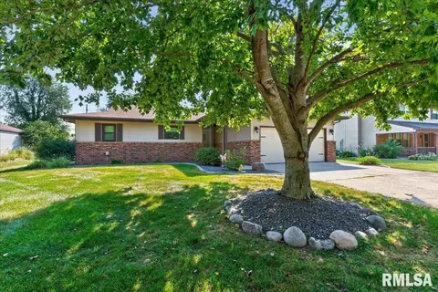 Exterior - 7908 Hunt Rd, Springfield, IL 62712 photo 8 of 8