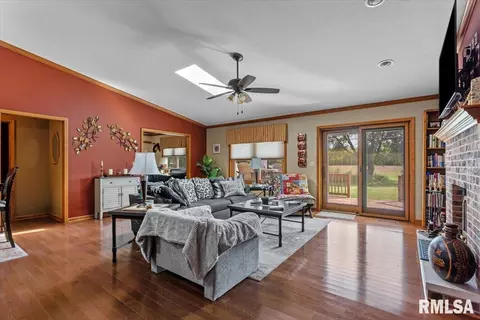 Living - 7908 Hunt Rd, Springfield, IL 62712 photo 3 of 3