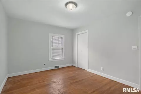 Bedroom - 2524 S 6th St, Springfield, IL 62703 photo 5 of 8