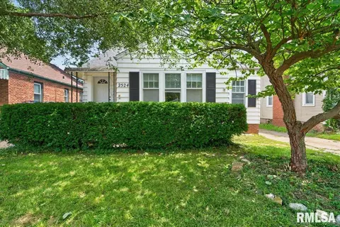 Exterior - 2524 S 6th St, Springfield, IL 62703 photo 2 of 6