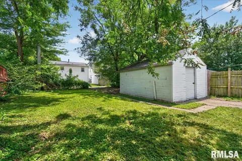 Exterior - 2524 S 6th St, Springfield, IL 62703 photo 6 of 6