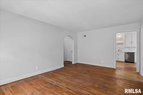 Living - 2524 S 6th St, Springfield, IL 62703 photo 1 of 4