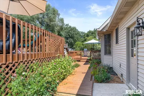 Exterior - 15 Spring St, Riverton, IL 62561 photo 10 of 13