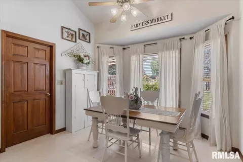 Dining - 15 Spring St, Riverton, IL 62561 photo 1 of 3