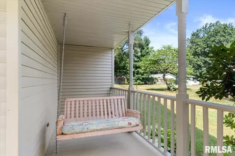 Exterior - 15 Spring St, Riverton, IL 62561 photo 5 of 13