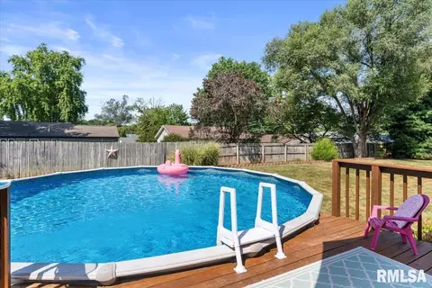 Exterior - 15 Spring St, Riverton, IL 62561 photo 9 of 13