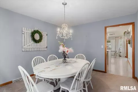 Dining - 15 Spring St, Riverton, IL 62561 photo 3 of 3