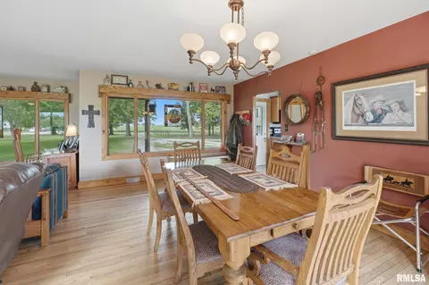 Dining - 186 E 1850 St, Galva, IL 61434 photo 3 of 4