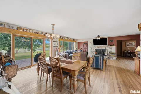 Dining - 186 E 1850 St, Galva, IL 61434 photo 1 of 4