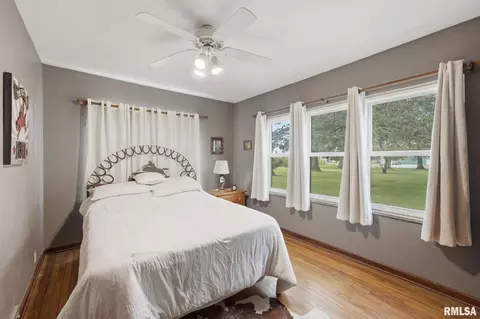Bedroom - 186 E 1850 St, Galva, IL 61434 photo 4 of 5