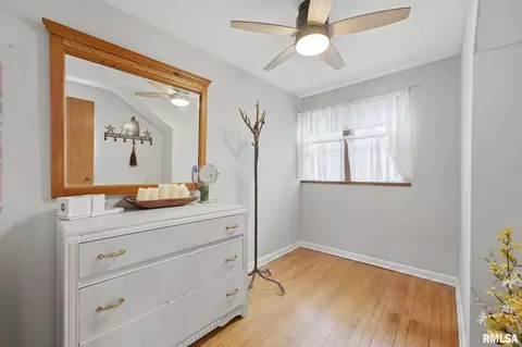 Bedroom - 186 E 1850 St, Galva, IL 61434 photo 1 of 5
