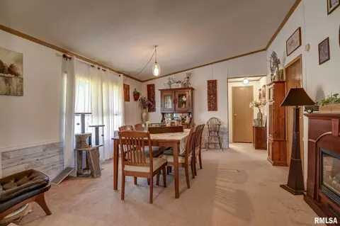 Dining - 512 W Illinois St, Assumption, IL 62510 photo 1 of 3