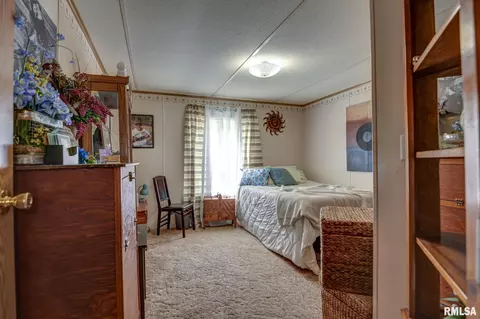 Bedroom - 512 W Illinois St, Assumption, IL 62510 photo 3 of 4