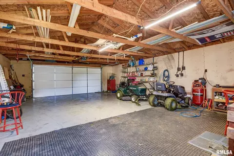 Other - 512 W Illinois St, Assumption, IL 62510 photo 6 of 9