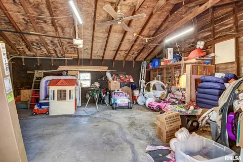 Other - 512 W Illinois St, Assumption, IL 62510 photo 8 of 9