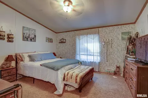 Bedroom - 512 W Illinois St, Assumption, IL 62510 photo 2 of 4