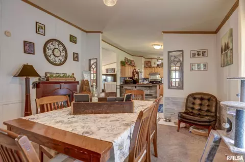 Dining - 512 W Illinois St, Assumption, IL 62510 photo 2 of 3