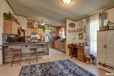 Kitchen - 512 W Illinois St, Assumption, IL 62510 photo 4 of 4