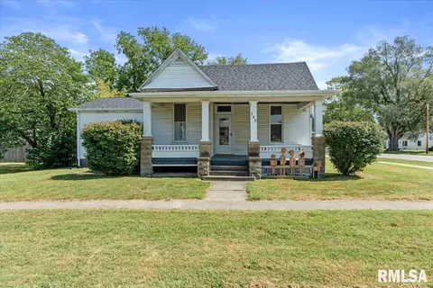 208 7th St, Illiopolis, IL 62539