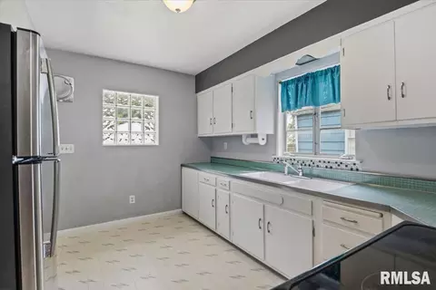 Kitchen - 2536 S Walnut St, Springfield, IL 62704 photo 1 of 3