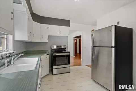 Kitchen - 2536 S Walnut St, Springfield, IL 62704 photo 2 of 3