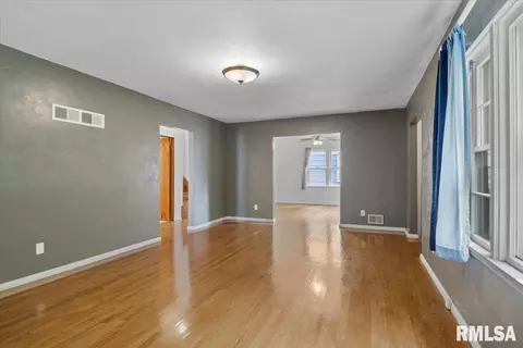 Living - 2536 S Walnut St, Springfield, IL 62704 photo 5 of 7