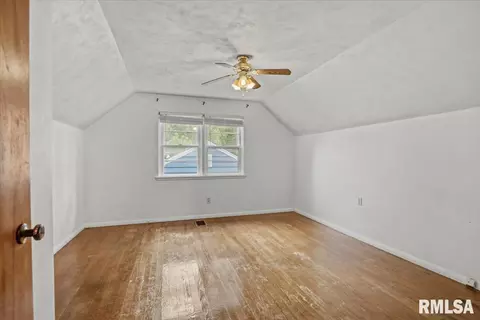 Bedroom - 2536 S Walnut St, Springfield, IL 62704 photo 4 of 8