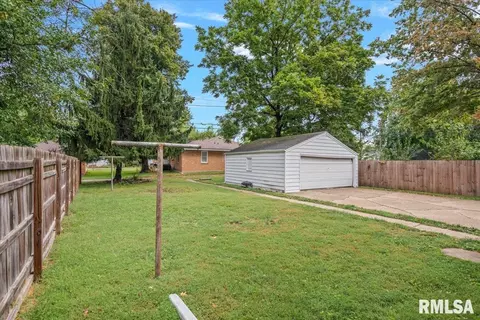 Exterior - 2536 S Walnut St, Springfield, IL 62704 photo 8 of 8