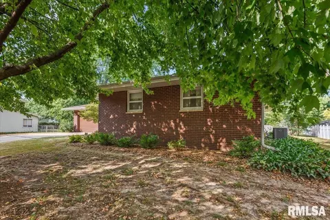 Exterior - 35 Providence Ln, Springfield, IL 62711 photo 2 of 8