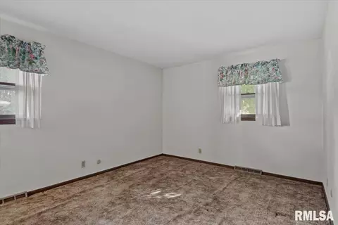 Bedroom - 35 Providence Ln, Springfield, IL 62711 photo 2 of 5
