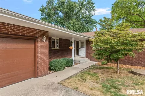 Exterior - 35 Providence Ln, Springfield, IL 62711 photo 3 of 8