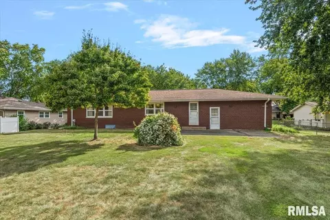 Exterior - 35 Providence Ln, Springfield, IL 62711 photo 6 of 8