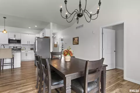 Dining - 6409 Mcintosh Ct, Springfield, IL 62711 photo 3 of 3